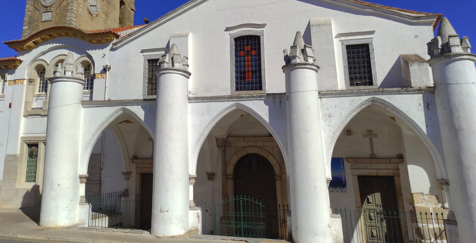 Frontaria da Igreja de Santa Maria em Beja